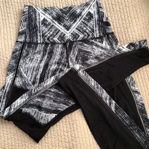 Lululemon Print Yoga Leggings!